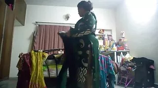 Mãe treinou a filha para o galo preto vídeo pornô irmão comendo a irmã no gangbang Inter-racial