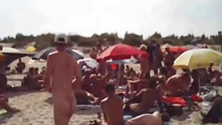 A colegial vídeo pornô xxx e seu colega fugiram do casal para foder