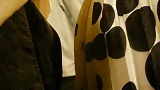 O homem raptou a rapariga, fez dela escrava e todas vídeo pornô com mulher gostosa as noites a faz chupar pilas