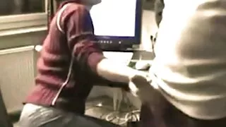 Cara após a coleta dá uma garota curvilínea na boca e cums em seu melhores videos porno rosto