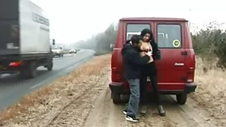 Com tesão dona de casa fodido de preto jock em assistir vídeo de pornô Civil interracial pornô