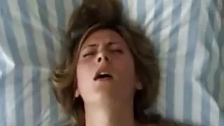 O ébano não esperava que a loira sentasse em seu pau na massagem filme de pornô ao vivo