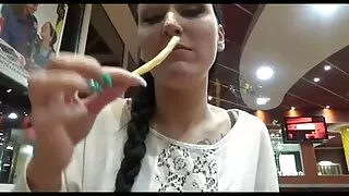 Cara fodeu seu colega na lavanderia, vídeo pornô nacional apesar do horário de trabalho