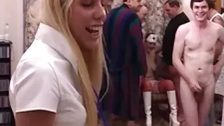 Bella Rolland fez um casting anal inter-racial vídeo de pornô de 18 anos com dois negros