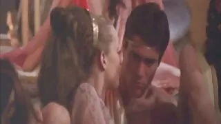 Puta de óculos com ordenha de silicone fodida pelo namorado vídeo pornô de mulher brasileira na rata